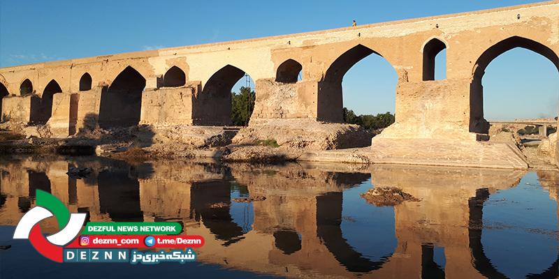 عملیات نورپردازی و تامین روشنایی پل باستانی و بوستان ولی عصر(عج) دزفول اجرا می شود